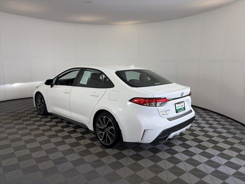 Used 2021 Toyota Corolla SE FWD image 8