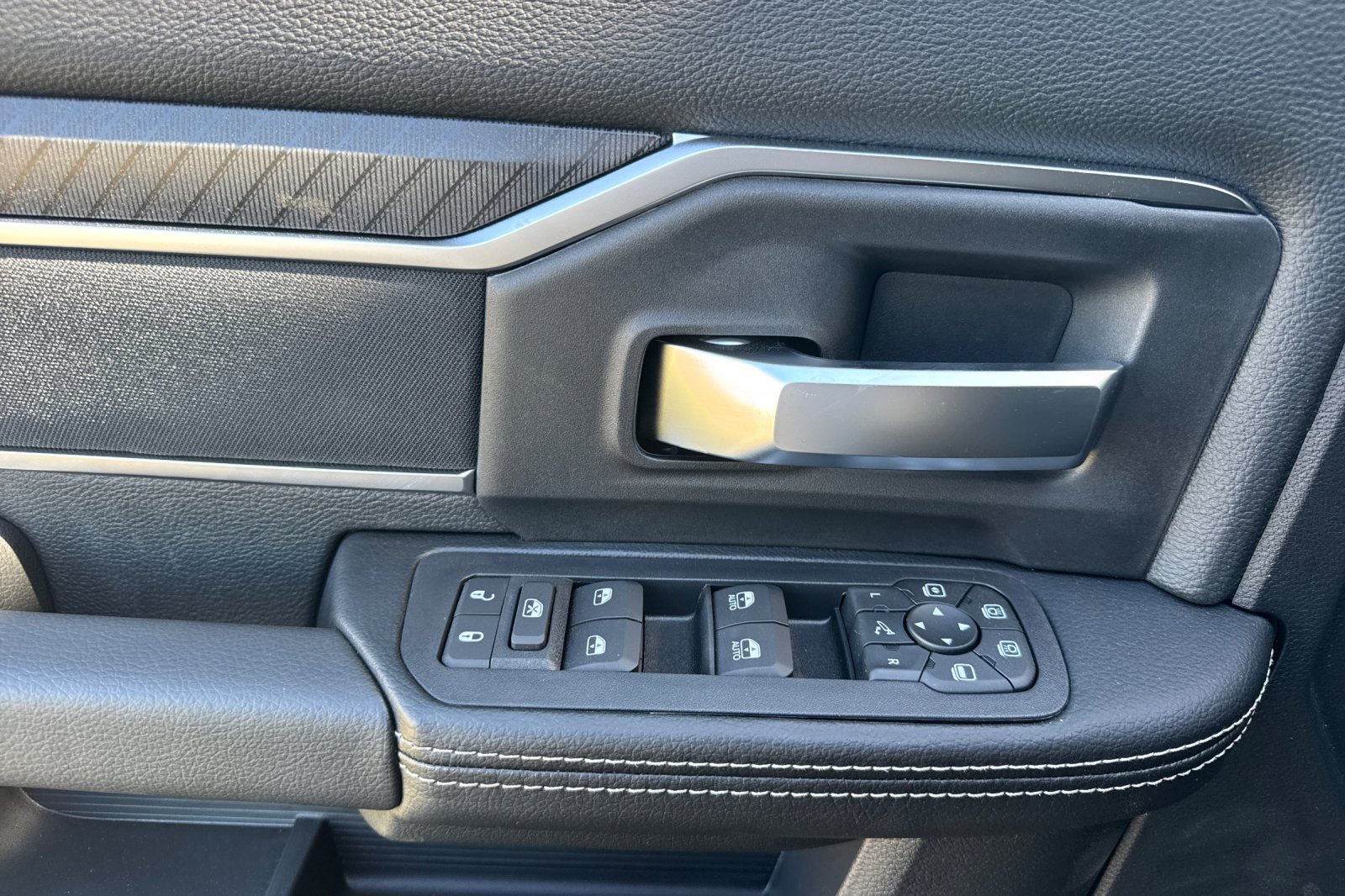 New 2027 RAM 3500 Big Horn AWD/4WD image 10