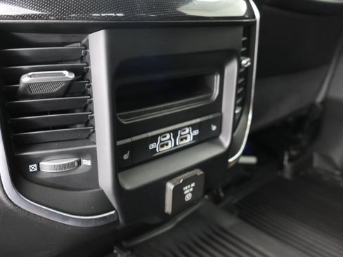 Used 2022 RAM 2500 Laramie AWD/4WD image 36