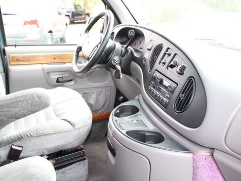 Used 1997 Ford E-150 and Econoline 150 RWD image 12