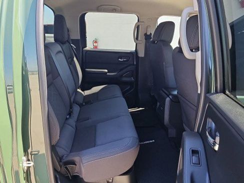 Used 2025 Nissan Frontier SV RWD image 26