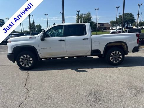 Used 2025 Chevrolet Silverado 2500 Custom w/ Custom Value Package AWD/4WD image 6