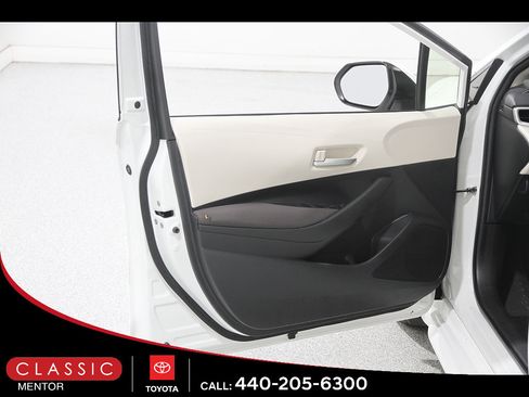 Used 2020 Toyota Corolla LE FWD image 4