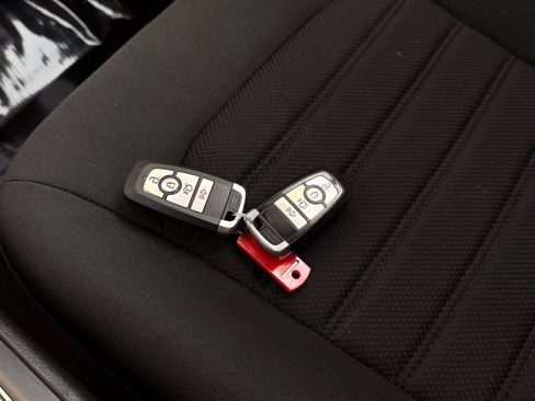 Used 2019 Ford Fusion SE FWD image 34