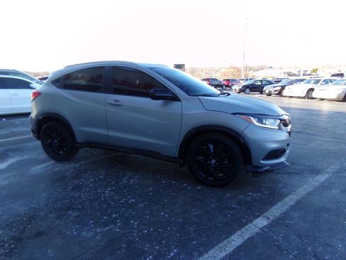 Used 2022 Honda HR-V Sport image 3