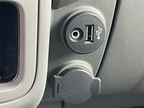 Used 2019 Nissan Frontier SV image 21