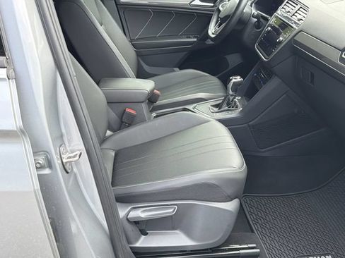 Used 2023 Volkswagen Tiguan SE R-Line FWD image 16