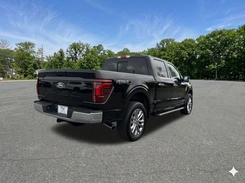 Used 2025 Ford F150 Lariat w/ Equipment Group 501A Mid AWD/4WD image 9