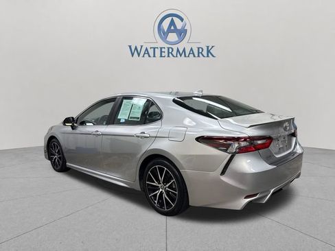 Used 2021 Toyota Camry SE AWD/4WD image 3