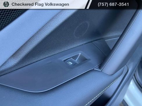 New 2026 Volkswagen Tiguan SE image 26