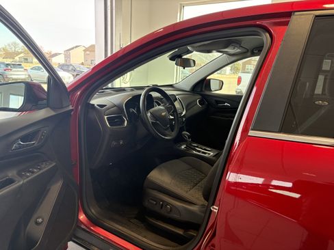 Used 2024 Chevrolet Equinox LT image 9
