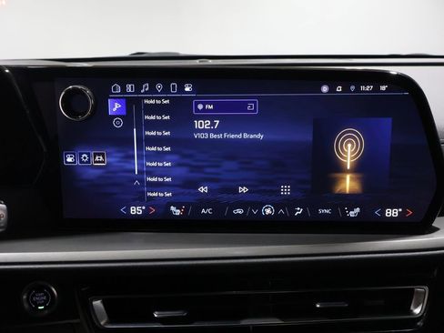 Used 2024 Chevrolet Traverse LT image 25