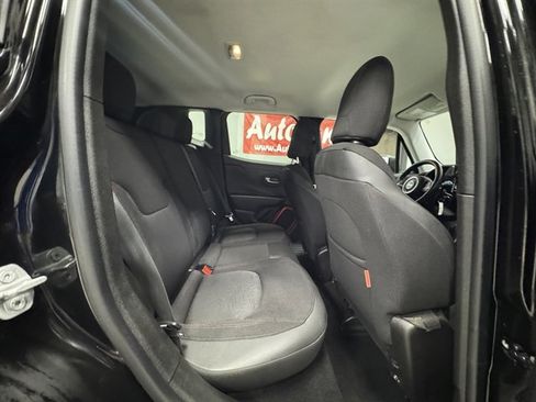 Used 2015 Jeep Renegade Trailhawk AWD/4WD image 13