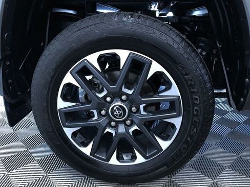 Used 2022 Toyota Tundra Limited image 11