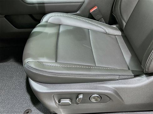 New 2025 GMC Sierra 2500 Denali w/ Denali Reserve Package image 20