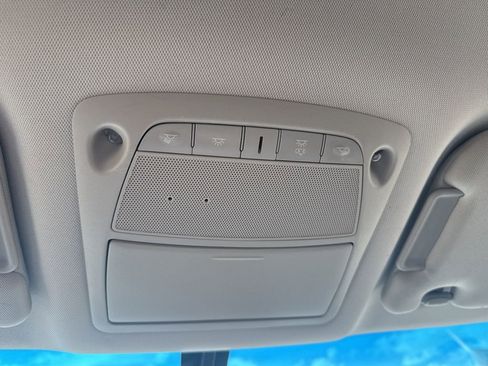 Used 2018 Nissan Pathfinder SV image 25