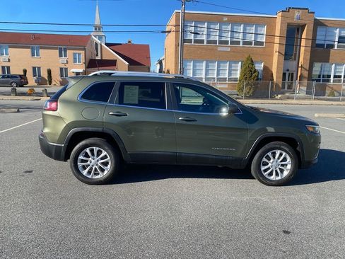 Used 2019 Jeep Cherokee Latitude w/ Popular Appearance Group image 4