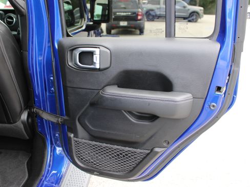 Used 2020 Jeep Wrangler Unlimited Sahara w/ Safety Group AWD/4WD image 14