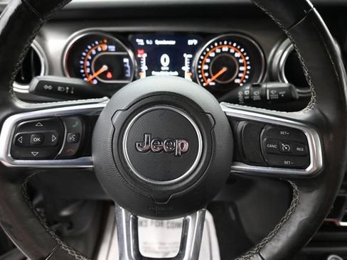 Used 2019 Jeep Wrangler Unlimited Sahara w/ Cold Weather Group AWD/4WD image 9