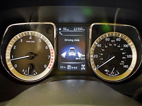 Used 2017 Nissan Titan Platinum Reserve image 27