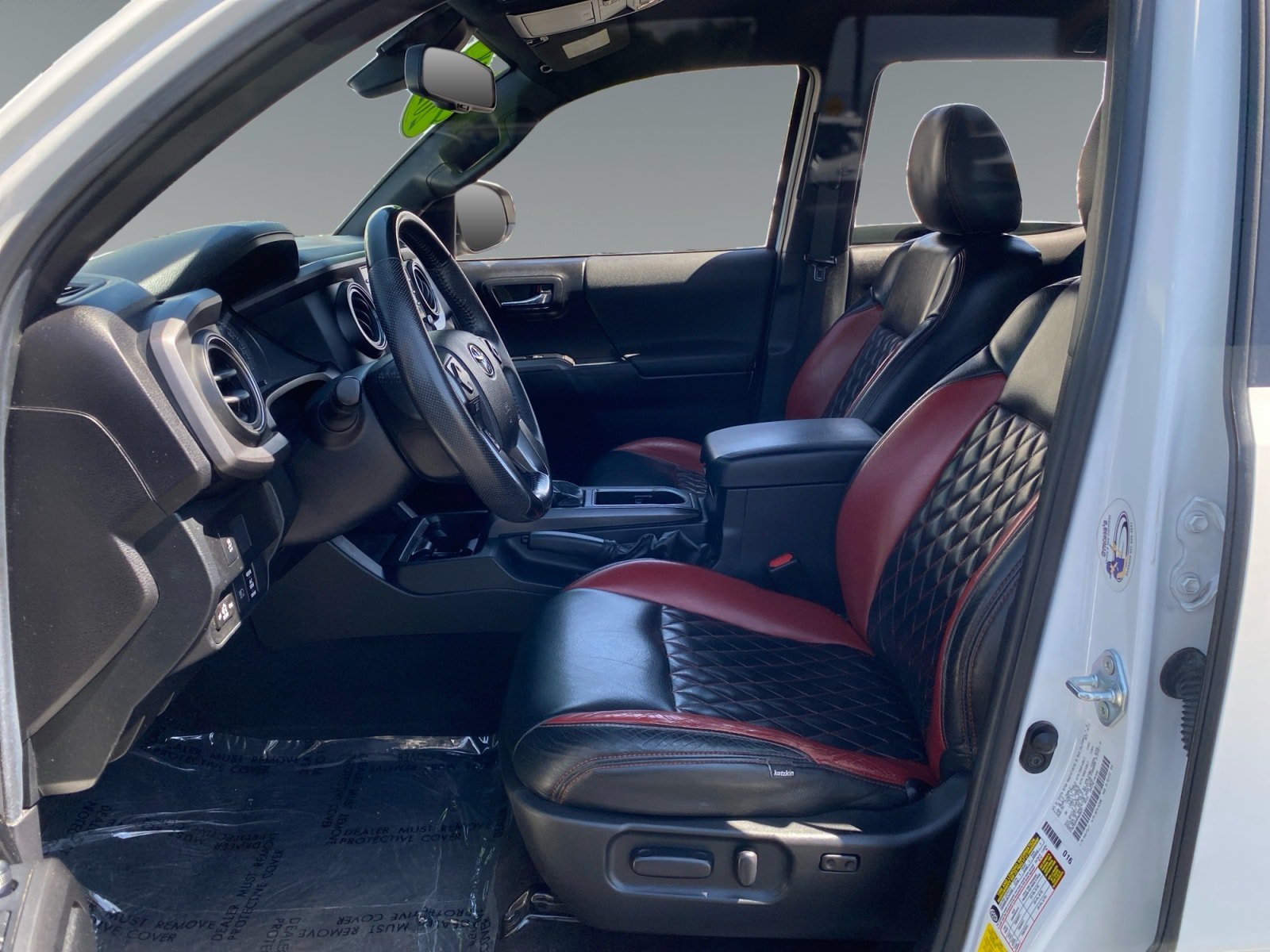 Used 2021 Toyota Tacoma TRD Sport w/ Technology Package RWD image 9