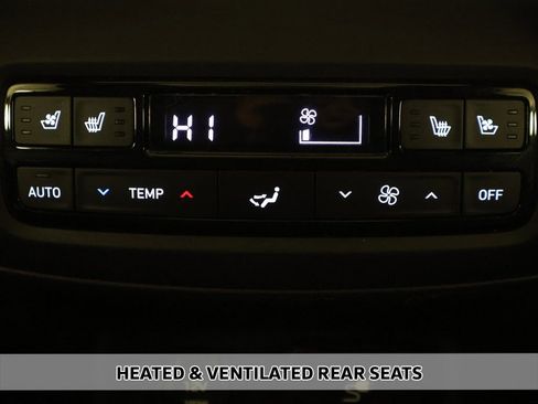 Used 2024 Hyundai Palisade Calligraphy image 13