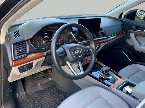 Used 2022 Audi Q5 2.0T Premium w/ Convenience Package AWD/4WD image 17