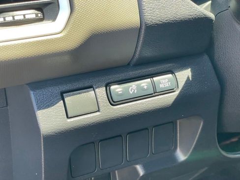 Certified 2024 Nissan Frontier SV AWD/4WD image 18