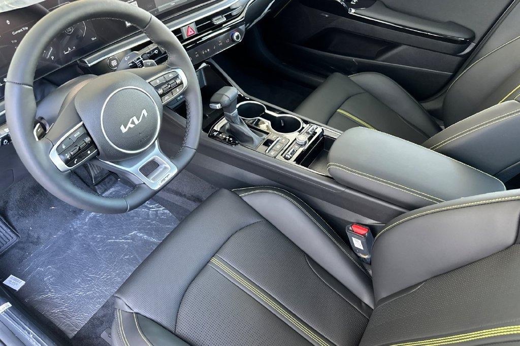 New 2026 Kia K5 GT w/ GT1 Package FWD image 4