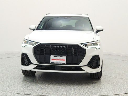 Used 2025 Audi Q3 2.0T Premium w/ Convenience Package AWD/4WD image 2