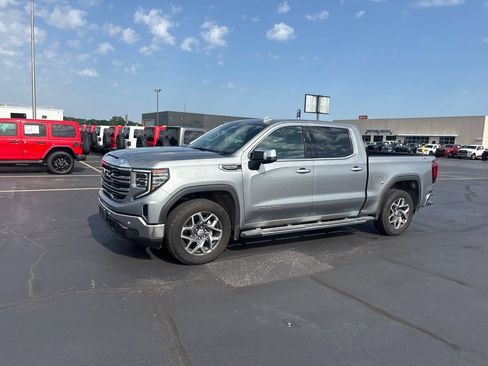 Used 2024 GMC Sierra 1500 SLT w/ SLT Premium Plus Package AWD/4WD image 3