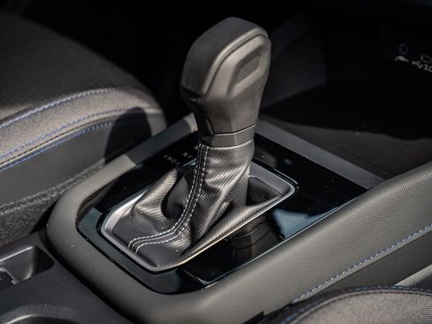 Used 2025 Subaru Forester Premium AWD/4WD image 36