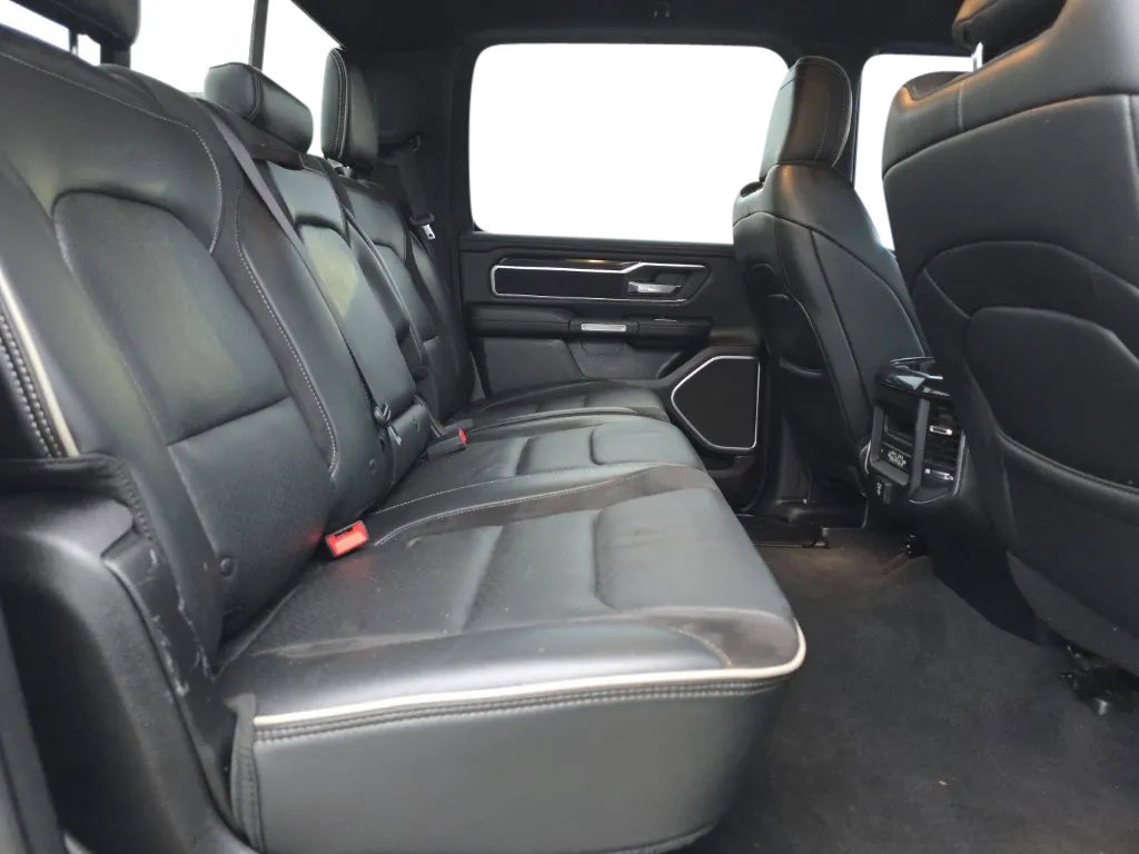 Used 2019 RAM 1500 Laramie AWD/4WD image 20