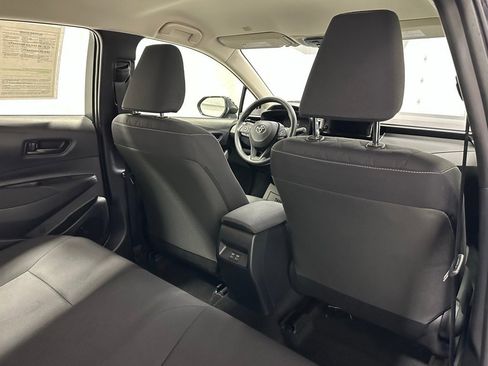 Used 2025 Toyota Corolla LE image 54