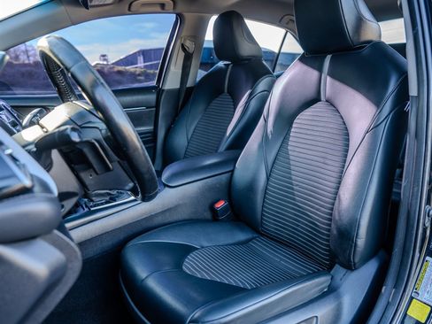 Used 2020 Toyota Camry SE image 26