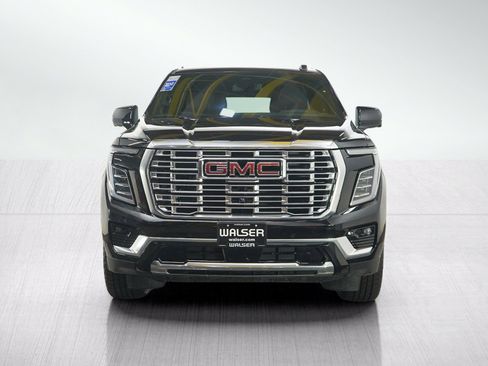 Used 2025 GMC Yukon XL Denali AWD/4WD image 8