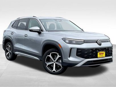 New 2025 Volkswagen Tiguan SE