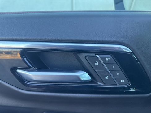 Used 2025 Chevrolet Suburban RST w/ RST Capability Package image 13