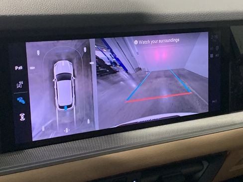 New 2026 Porsche Cayenne image 23