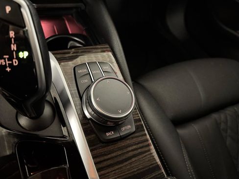 Used 2023 BMW 530i xDrive w/ Premium Package image 33