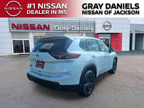 New 2026 Nissan Rogue SV FWD image 7