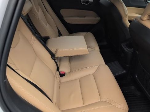 Used 2023 Volvo XC60 T8 Ultimate AWD/4WD image 14