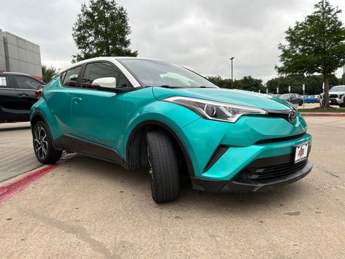 Used 2018 Toyota C-HR XLE FWD image 4
