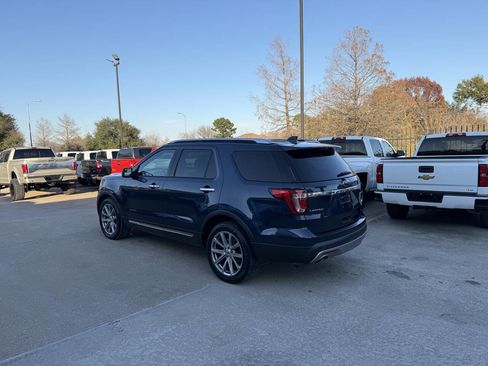 Used 2017 Ford Explorer Limited FWD image 4