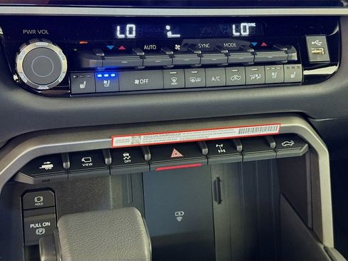 New 2026 Toyota Tundra Platinum image 19