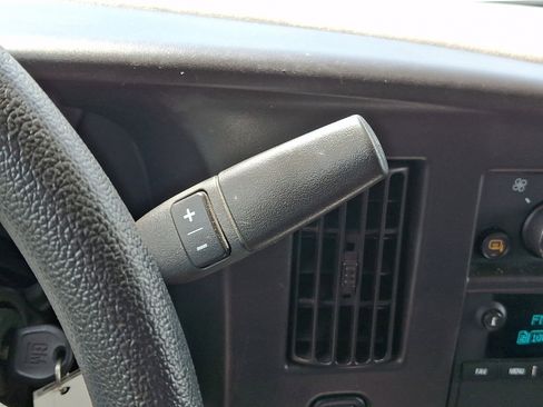 Used 2022 GMC Savana 2500 w/ Driver Convenience Package RWD image 18