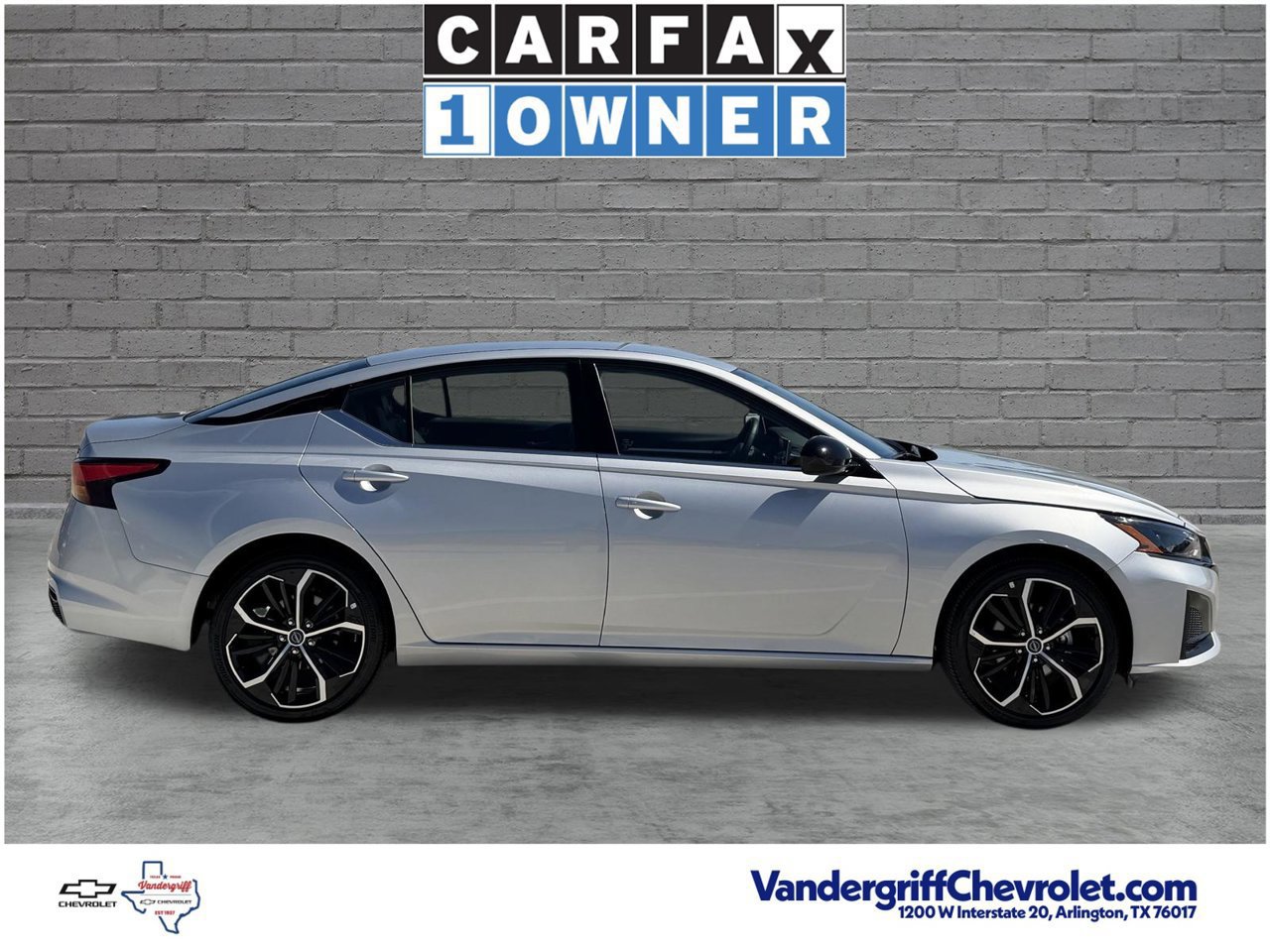 Used 2025 Nissan Altima 2.5 SR FWD image 3