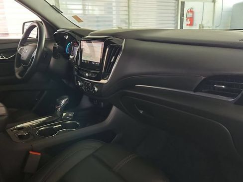 Used 2023 Chevrolet Traverse RS FWD image 30