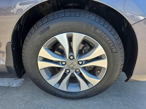 Used 2013 Honda Accord LX image 29
