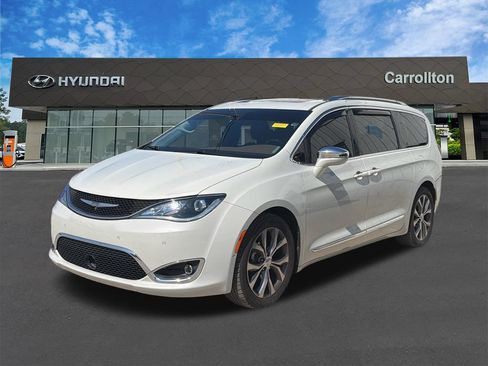 Used 2017 Chrysler Pacifica Limited FWD image 1